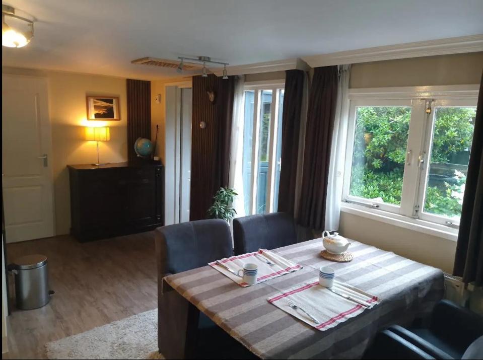 Chalet Op De Veluwe Putten Eksteriør billede