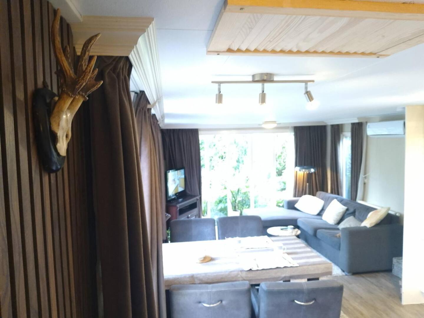 Chalet Op De Veluwe Putten Eksteriør billede